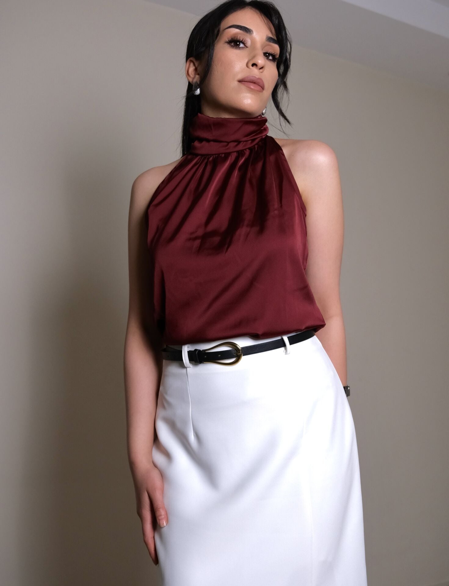 Bordo Boğazlı Kolsuz Saten Bluz