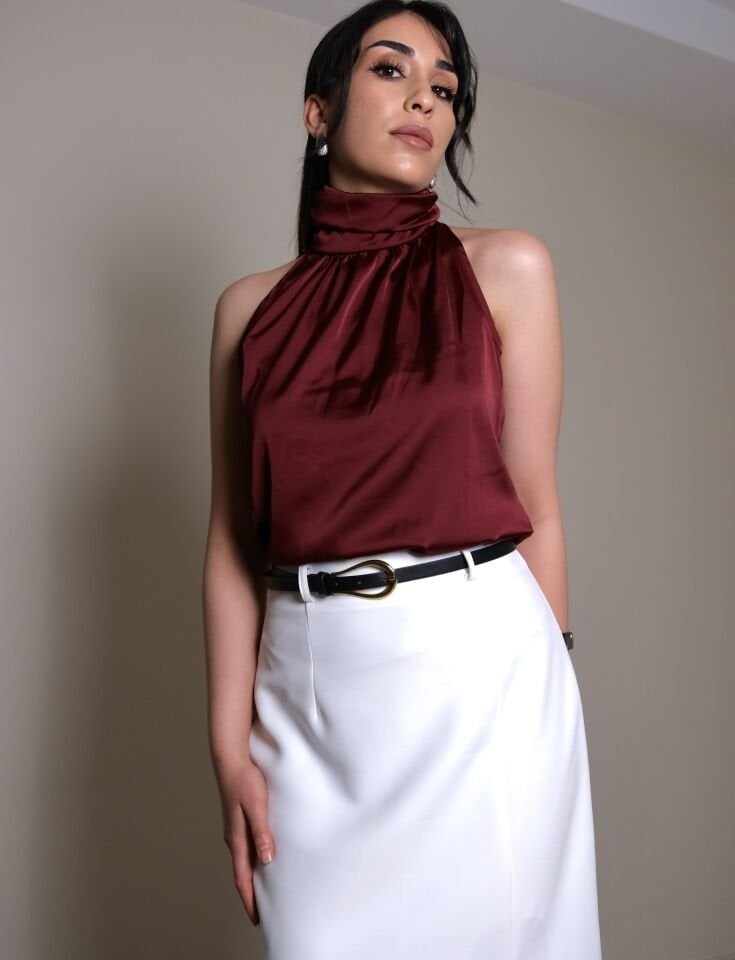 Bordo Boğazlı Kolsuz Saten Bluz