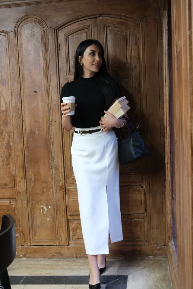 Beyaz Midi Boy Yırtmaçlı Kemerli Etek