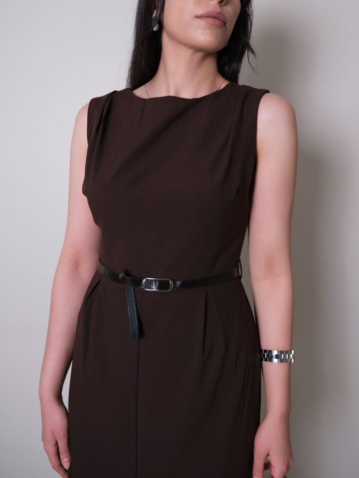 Acı Kahve Kemerli Yırtmaçlı Uzun Elbise