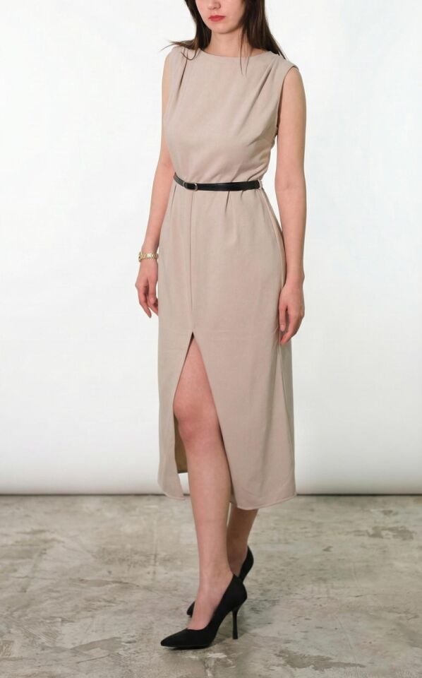 Acı Kahve Kemerli Yırtmaçlı Uzun Elbise