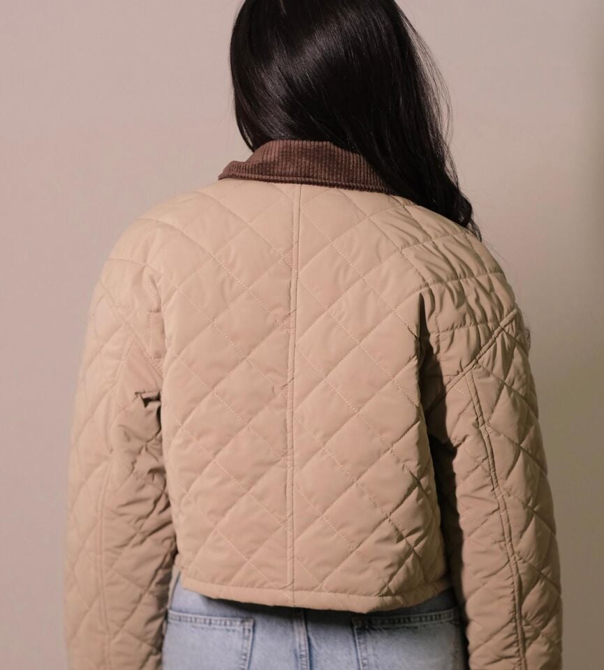 Yakası Fitilli Cep Detaylı Bej Mont Ceket