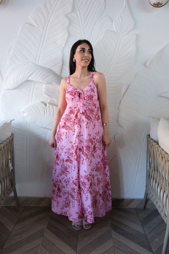 Çiçek desenli askılı pembe uzun elbise